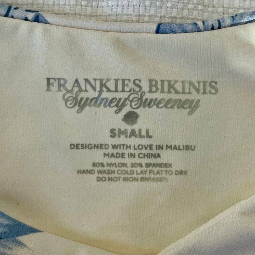 Frankie's Bikinis x Sydney Sweeney Floral Print Cream and Blue - Picture 4 of 4